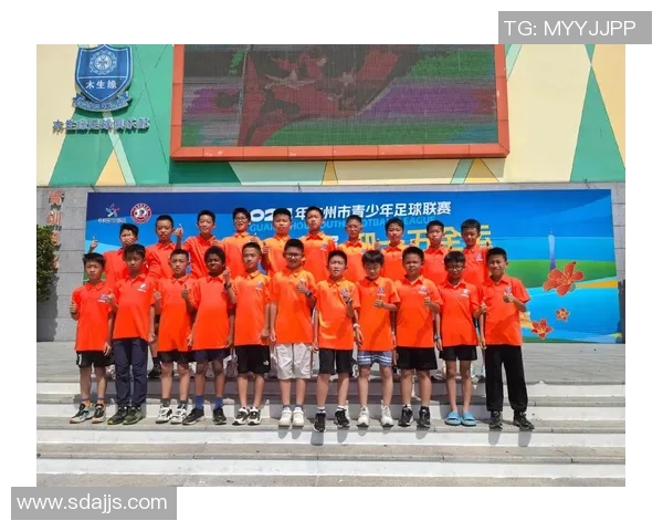 广州足球队逆袭之旅的真实记录与激情瞬间分享 广州足球队逆袭之旅的真实记录与激情瞬间分享