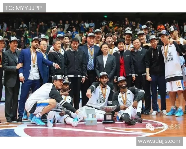 成都篮球队在冠军赛中的强劲表现与战术分析