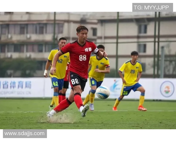 成都足球队防反战术解析：深度剖析其成功背后的秘密与策略