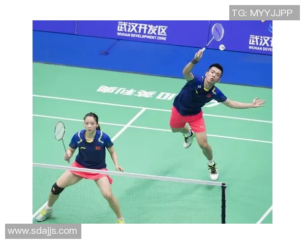 羽毛球的魅力与技巧揭秘:走进武汉羽毛球队的灵活训练与战术解析