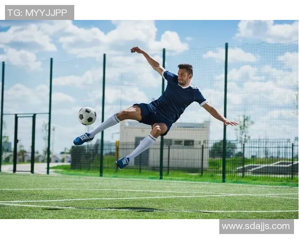 足球明星局部照片展现运动之美与激情瞬间的魅力与力量 足球明星局部照片展现运动之美与激情瞬间的魅力与力量